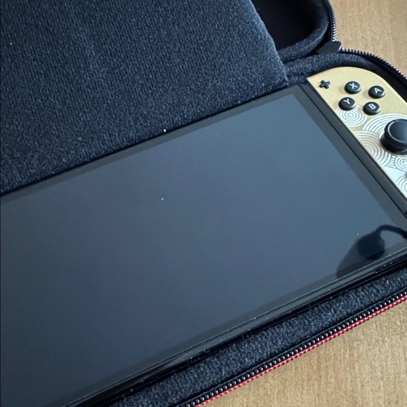 Nintendo Switch OLED the Legend of Zelda edition - Picture 9 of 9